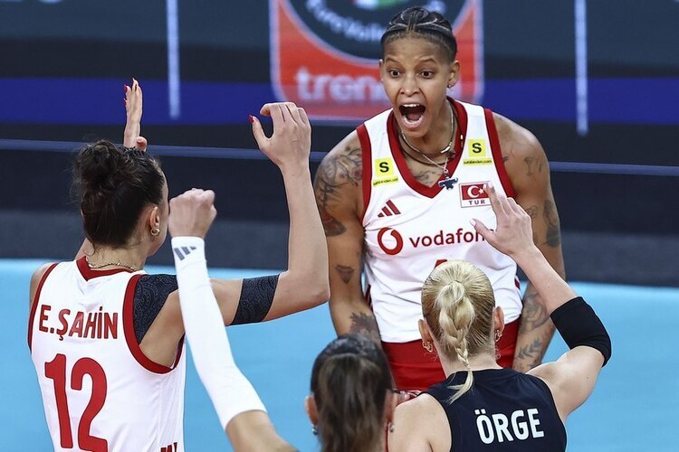 Варгас снова озолотила Турцию и как обычно стала MVP: её команда одолела Италию в финале Евро