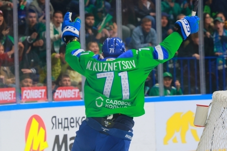 Максим Кузнецов снова нарисовал красоту: джокер «Салавата» забил из-под ноги