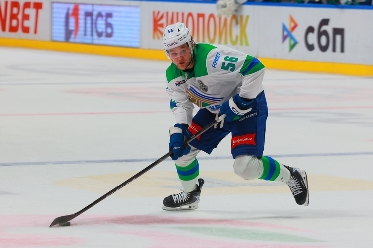 «Вы хотите, чтобы мы в каждом матче их обыгрывали?» «Салават Юлаев» бьётся с «Локомотивом», но не на равных      