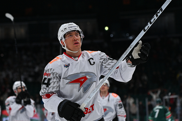 Феноменальный январь Шарипзянова: очко в каждом матче и результативность как у топ-форварда