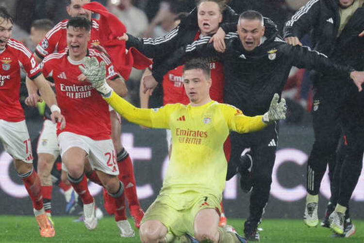 Безумие в ЛЧ: вратарь забил «Реалу» и вывел «Бенфику» Моуринью в следующий этап!