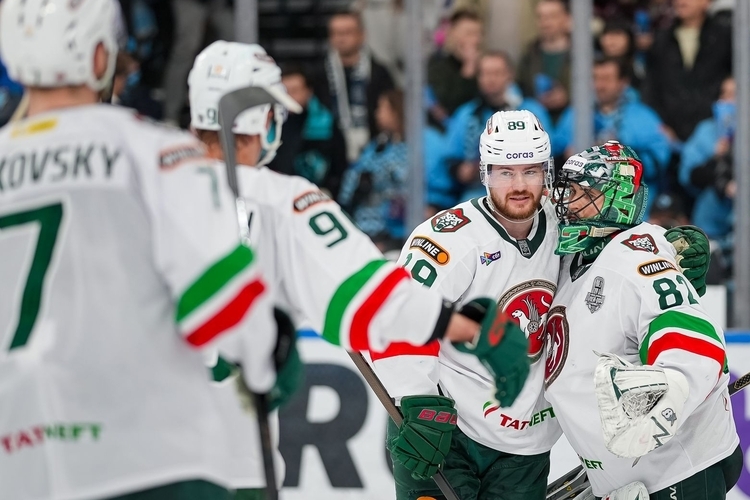 «Перекурили» от Квартальнова, Лукашенко на трибуне и кричалка для Пустозёрова: «Ак Барс» победил минское «Динамо»