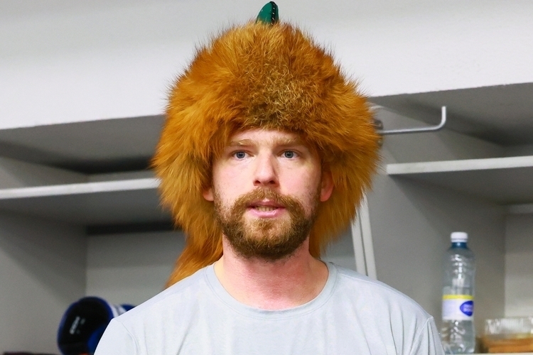 Фантастический матч Евгения Кузнецова: впервые забил «Трактору», сделал хет-трик из передач, назвал себя башкиром