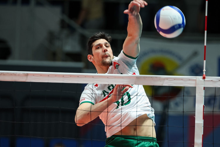 «Раджаб сидел в кустах с гранатой». «Локомотив» повёл в полуфинале с Казанью