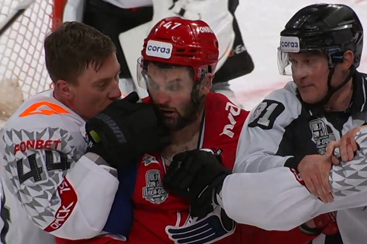 Радулов устроил побоище в полуфинале Кубка Гагарина! Удалили 10 игроков, а потом ещë 13