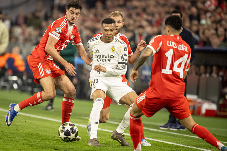 «Бавария» прихлопнула «Реал» и вышла в полуфинал ЛЧ. Команды выдали безумный матч!