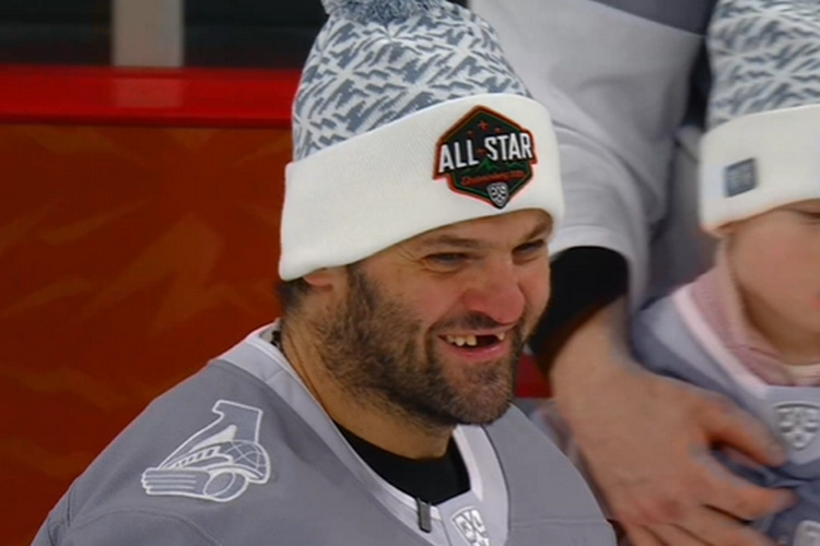 Старт Матча звёзд КХЛ: пельмени в раздевалке, Василевский и песня Homay, у «Нефтехимика» – самый быстрый игрок лиги