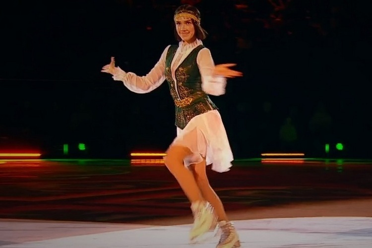 Татарская красавица на льду: новый номер Загитовой с национальным колоритом