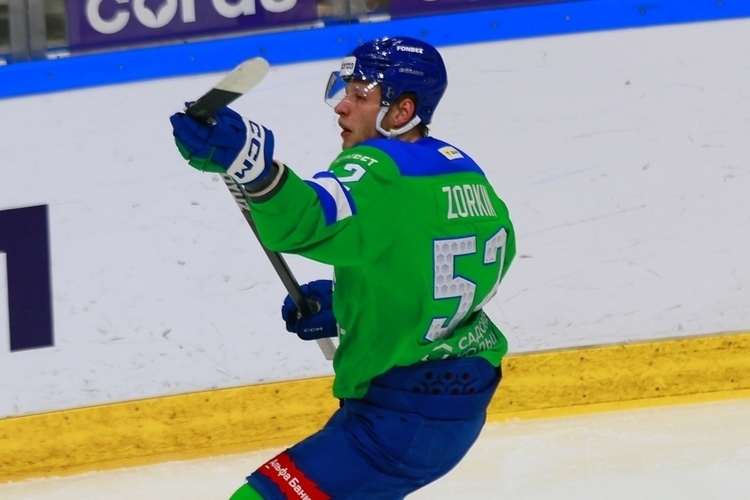 «Салават Юлаев» обогнал «Нефтехимик». Зоркин забил любимому сопернику, Ремпал ударил Хафизуллина