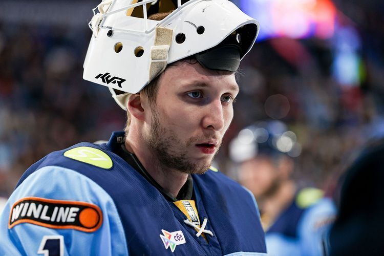 Бердин воскрес в «Сибири»: рекордная статистика, смелые выходы из ворот и подколы Гатиятулина