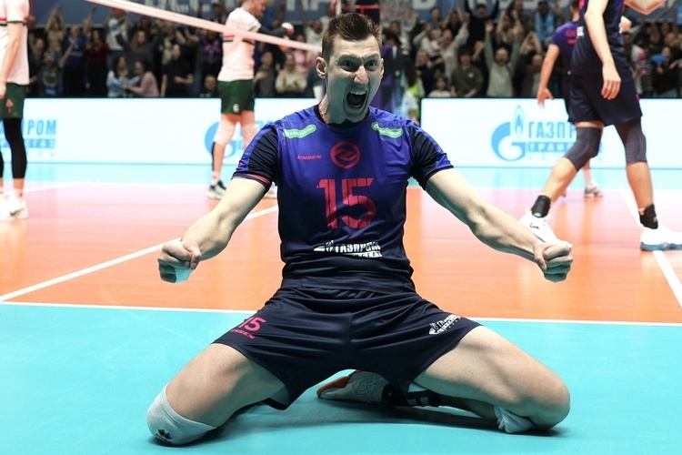 «В России 20 лет не было такой серии». «Зенит-Казань» выиграл у «Локомотива» решающую битву за финал