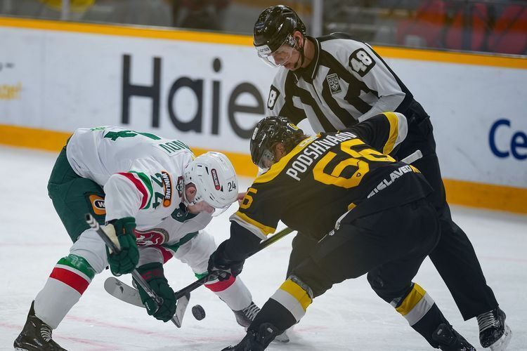 До плей-офф – неделя, а «Ак Барс» по традиции проиграл в Череповце. Пропустили четыре шайбы, дважды меняли вратаря