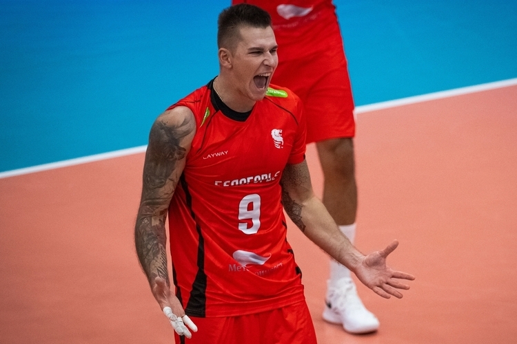 Судья простил «Локомотив», «Горький» выпустил 15-летнего игрока, а Яковлев установил рекорд. Итоги 2-го тура суперлиги