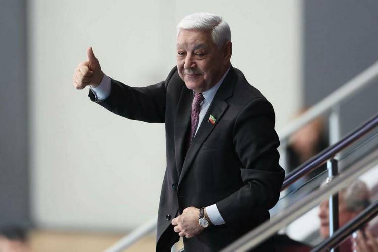 Привёз Тарасова в Альметьевск, был с чемпионским «Ак Барсом», 15 лет руководит волейболом. Фарид Мухаметшин и спорт