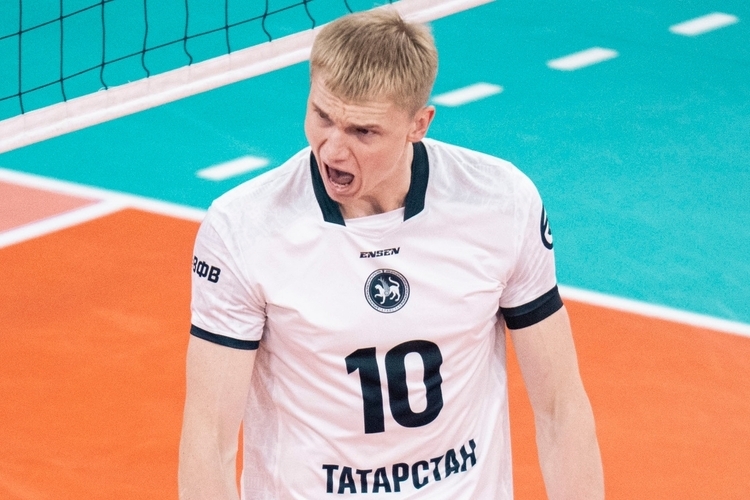 Алекно попросил игроков не быть дебилами, Жук поставил 9 блоков и поцапался с Панковым, а Казань снова разгромила «Белогорье»