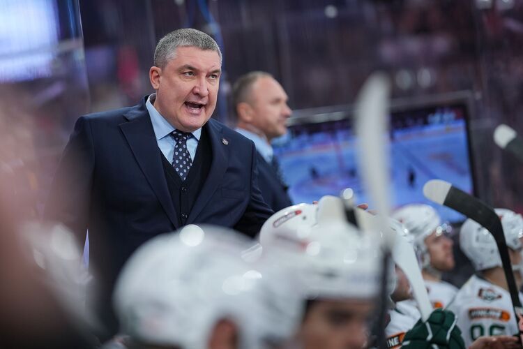 Почему «Ак Барс» так плох на старте сезона? Ошибки вратарей, отсутствие лидеров и другие причины