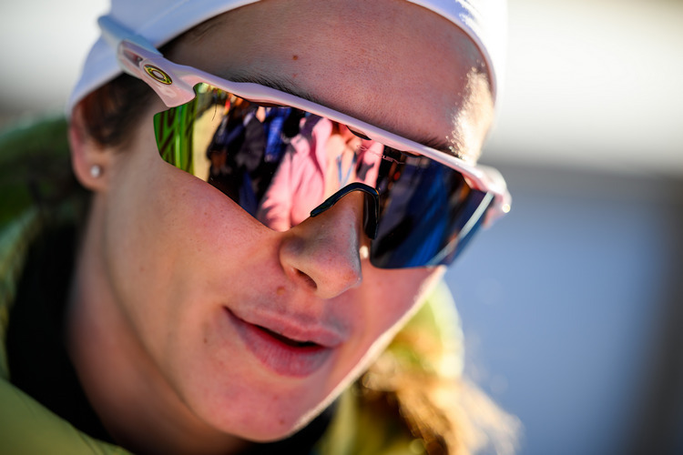 На глазах Фардиева и людей в куртках Сетевой компании: Непряева дебютировала на Олимпиаде