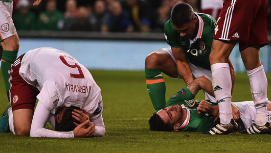 Жуть дня. Ирландец потерял сознание после удара головой с Кверквелией