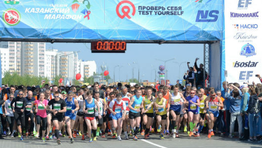 Казанский марафон: дружный финиш братьев Миннихановых и Калинкин, обгоняющий Ройзмана