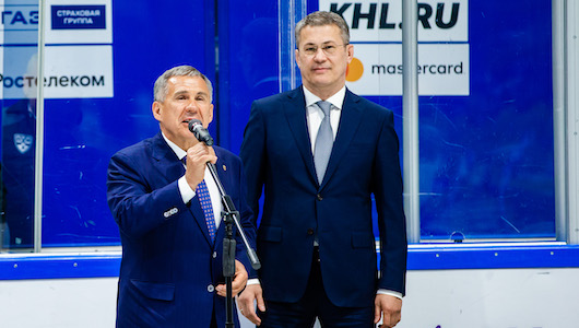 Минниханов и Хабиров посетили хоккейный матч в Уфе