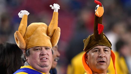 Почему футбол в День благодарения стал такой же традицией, как индейка