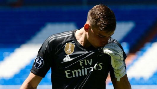 Вратарь «Реала» играет в украинских перчатках. Их создал хейтер Путина