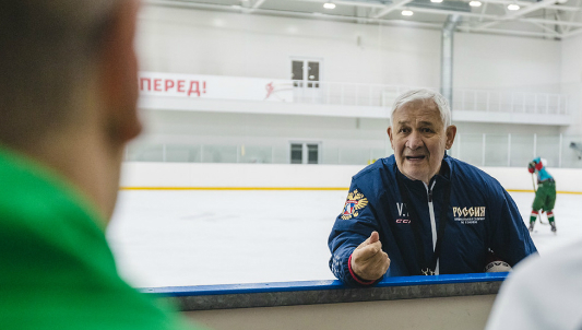 «Спрашивать за учебу – правильно». Юрзинов провёл мастер-класс в Академии хоккея «Ак Барс»