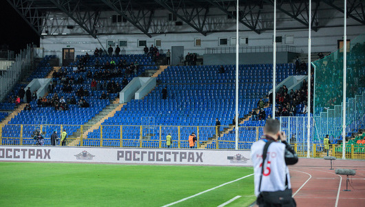 Осенняя погода. Как ходят на российский футбол