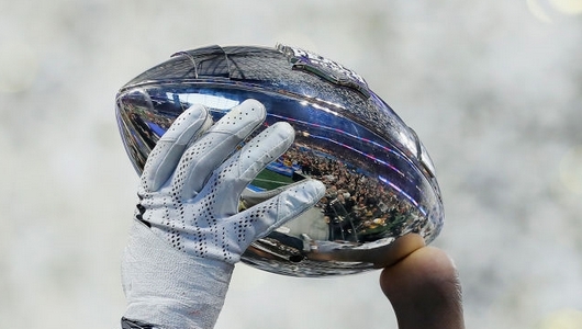 В НФЛ есть однорукий игрок. Он в одной команде с братом-близнецом