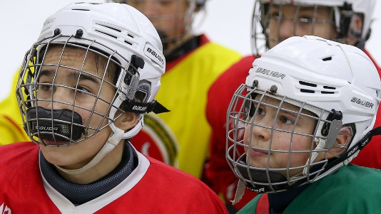 Дмитрий Запарин:  «Объясняю юным хоккеистам, что на льду, как и в жизни, необходимо уметь слушать и говорить»