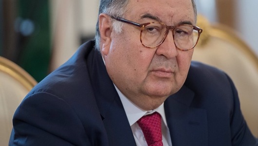 Усманов ушёл из «Арсенала». Он проиграл шестилетнюю войну Кронке