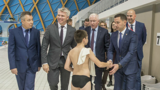 Улыбки Колобкова и Якубова. Министр спорта России посетил «казанскую воду»