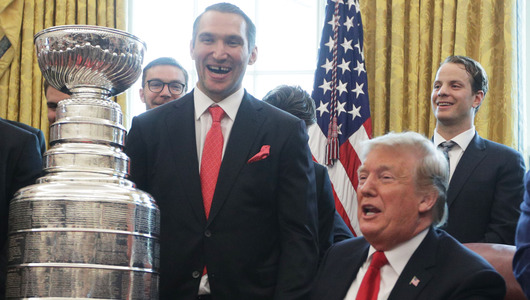 Овечкин всё-таки встретился с Трампом. Президент США в восторге от россиянина