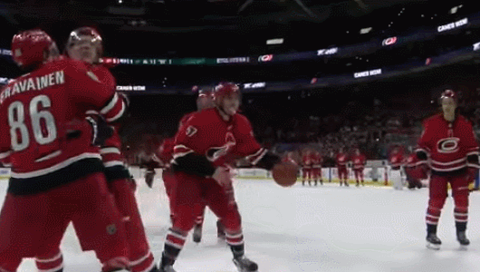 «Каролина» – главный феномен сезона. «Кучка придурков» влюбила в себя НХЛ