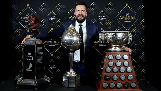 Кучеров увёз из Лас-Вегаса три трофея. Как прошла церемония вручения призов НХЛ