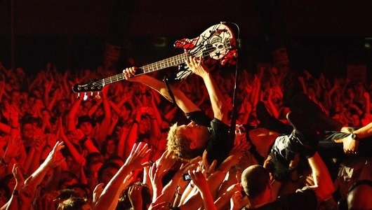 Как панки спасли футбольный и хоккейный клубы