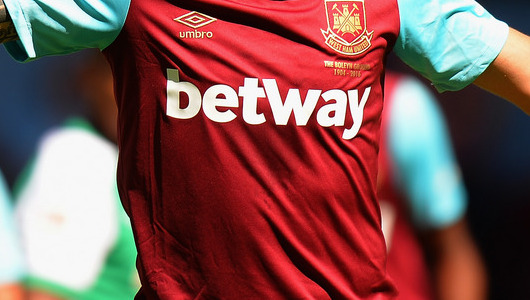 Английский футбол живёт на деньги букмекеров. Общественность недовольна