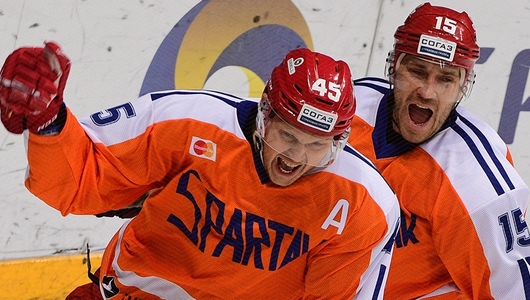 Гопники с битами и малиновые пиджаки: «Спартак» вернулся в 90-е