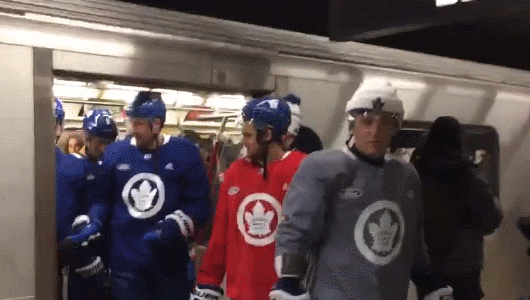 «Торонто» добирался до тренировки на метро. В полной экипировке